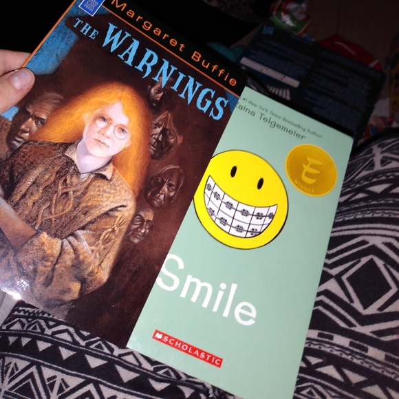 a book - Picture 1 of 1